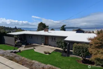 Breathtaking View home on corner lot, only 600 yards from Downtown Des Moines!