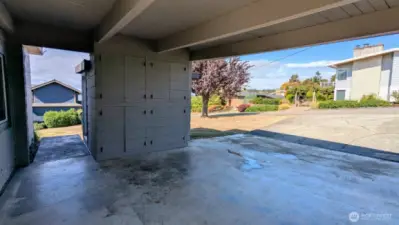 Attached Shed (next to Carport) with approximately 110 sqft!