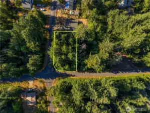 This is a PRIME level corner lot in the highly desired Lake Josephine Community.