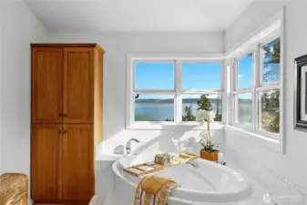 Second Floor Ensuite Bathroom with jetted tub