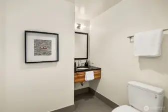 Large 1/2 bath off entry