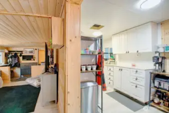 Pass through to kitchen