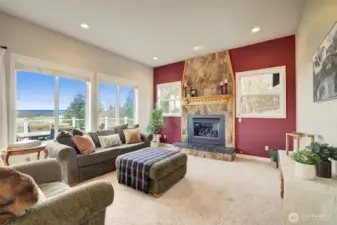 Main level living area was breathtaking territorial views