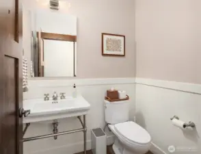 1/2 Bath