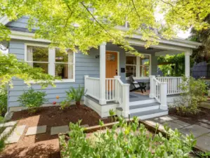 Welcoming front of the house.