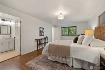 Primary suite with full bathroom and jetted tub