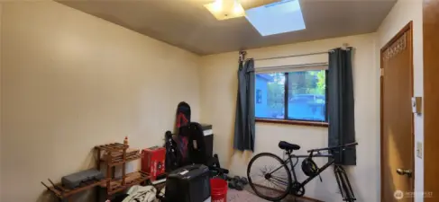 3rd bedoom off dining room
