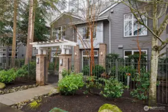 Heart of Kirkland - Steps to Downtown