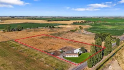 Lot lines are an estimate. Buyer to verify all information.
