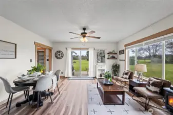 Dining & family room area