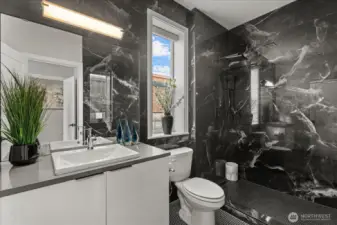 Downstairs en suite bathroom