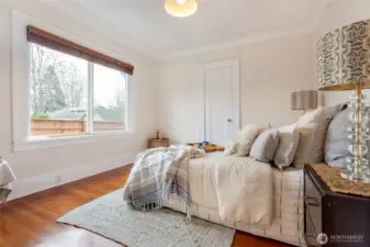 2nd mainfloor bedroom