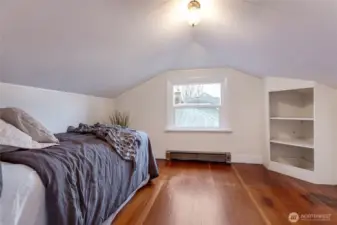 4th bedroom, upstairs