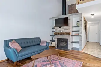 Elegant Floor-to-Ceiling Tile Gas Fireplace