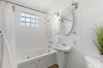 Main Floor Full Bath