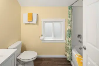 Unit B bathroom