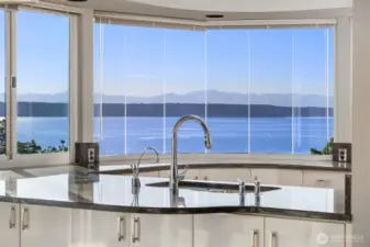 The views act as an ever-evolving backdrop. Here one could almost feel like on board of a ship.