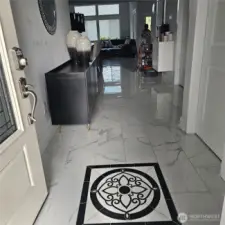 Welcome home to this beautiful medallion at the entrance