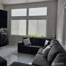 Custom automatic top blinds