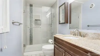 3/4 en-suite bathroom with all the necessities!