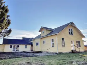 Back yard showing workshop