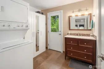 Laundry in first primary en-suite