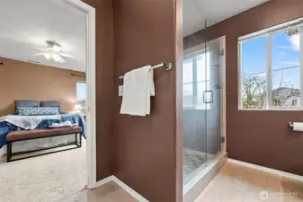 Beautiful primary en suite 3/4 bathroom