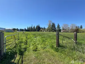Gate to back Pastures