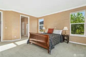 Sea grass wall paper and wide open spaces for all your furniture.