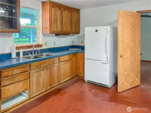 This is the DADU - 1 bedroom with full kitchen and half bath.