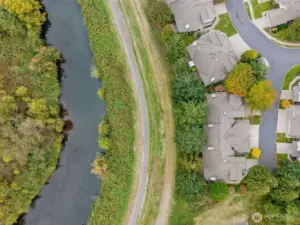 Just steps away from the River walk along the Green River.