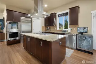 Kitchen with Walk-in Pantry