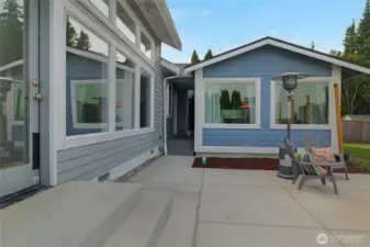 The perfect ADU. Ready for guests, an art studio or work from home?