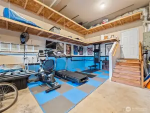 Large 4 car garage w/ storage