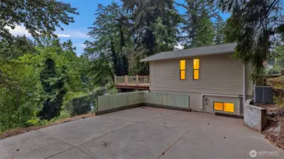 Driveway w/Boat and RV parking
