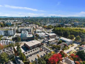 Whether you are staying close for a day at Green Lake or headed out for an afternoon at Pike Place Market, you are right in the heart of the action.