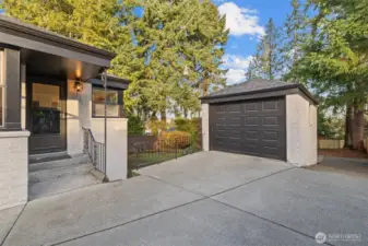 2nd entrance off of kitchen closer to detached 1-car garage.