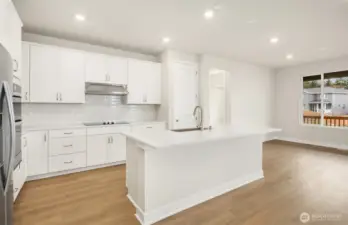 Kitchen/ dining space