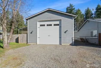 24'X48' shop with loft and RV door