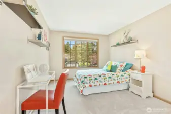 Additional guest room.