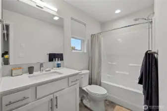 Guest bathroom upstiars