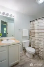 Hallway Bathroom upstairs.