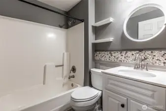 Full bath on the main.