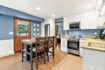 The lower level has it own private entrance which is ideal for independant living or great guest accommodations.