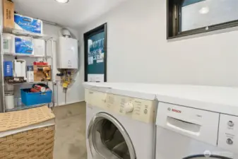 Flex room connected to the laundry area.