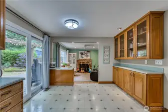 Kitchen eating area