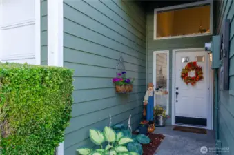 Cute as a button Townhouse