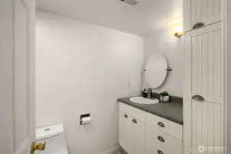 Master ensuite bath
