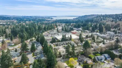 Prime location next to Safeway and neighborhood shopping! Plus, it's on a bus line!