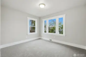 Primary bedroom w/ big closet.